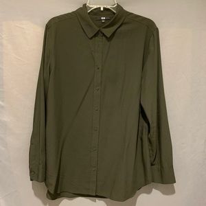 Uniqlo olive green rayon Long slv blouse